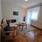 Kovacs Apartmanhaz *