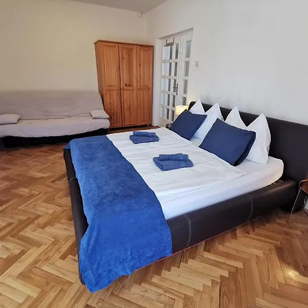 Kovacs Apartmanhaz *