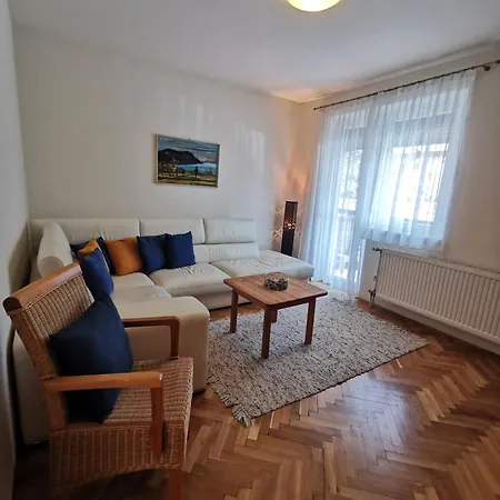 Kovacs Apartmanhaz *