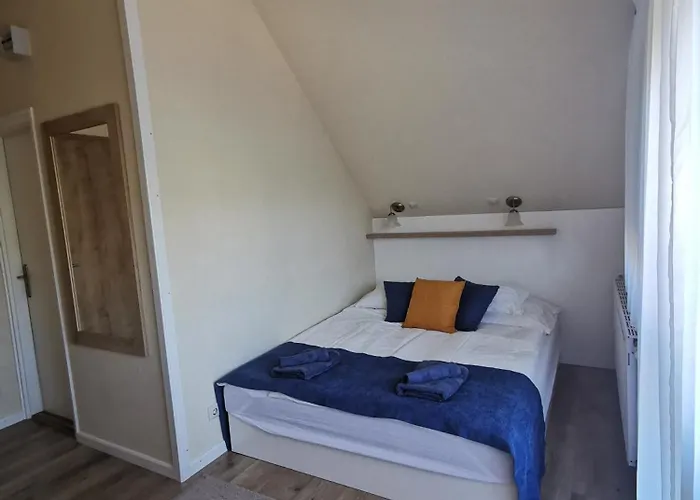 Kovacs Apartmanhaz * 巴拉顿菲赖德
