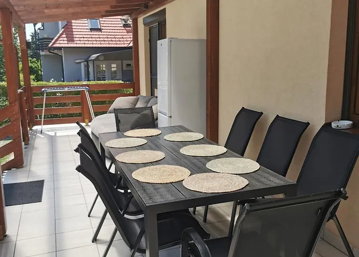 公寓 Kovacs Apartmanhaz 巴拉顿菲赖德