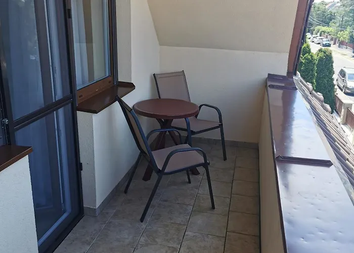 Kovacs Apartmanhaz * 巴拉顿菲赖德